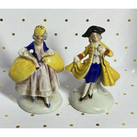Vtg Victorian Bisque Miniature Gentleman and Lady Porcelain Figures 2.75 in Tall - Picture 1 of 9